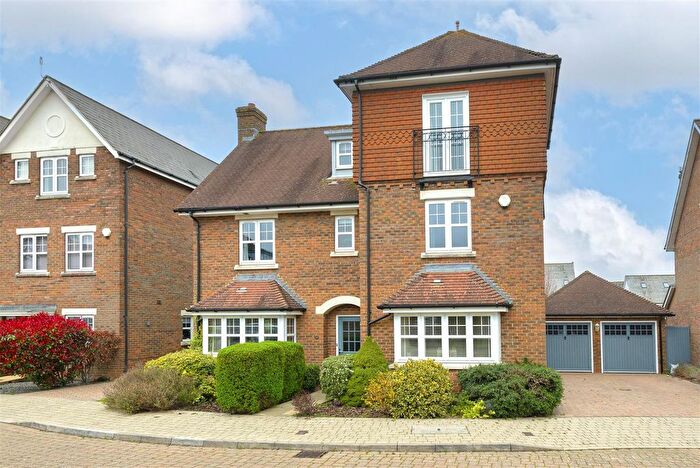 4 Bedroom Detached House For Sale In Woodford Grove, Kings Hill, ME19