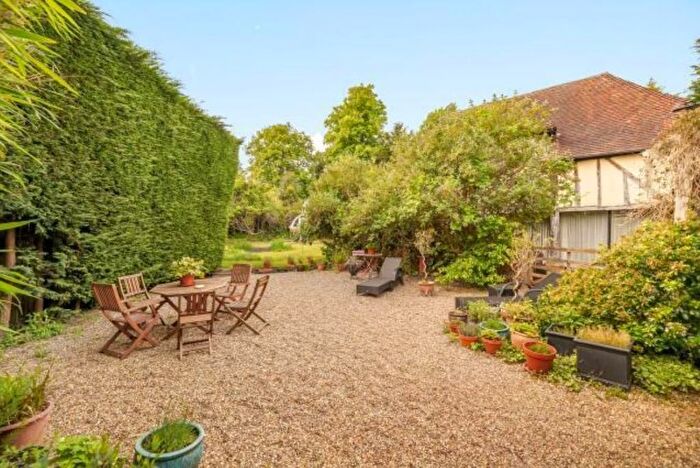 2 Bedroom Cottage To Rent In Kennel Lane, Windlesham, GU20