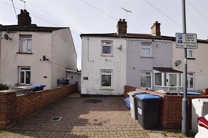 2 Bedroom End Terrace House For Sale In Llanover Road, Wembley, Middlesex, HA9