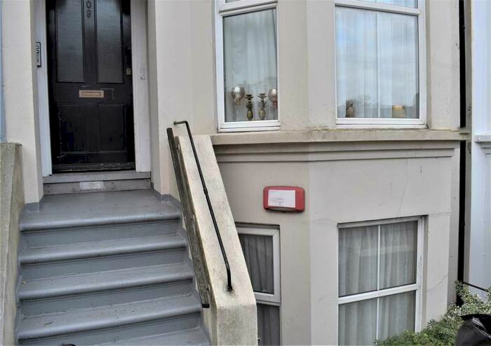 1 Bedroom Flat To Rent In High Street, Broadstairs, CT10