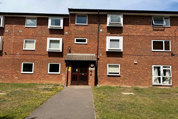 2 Bedroom Flat To Rent In Henfield Road, London, SW19