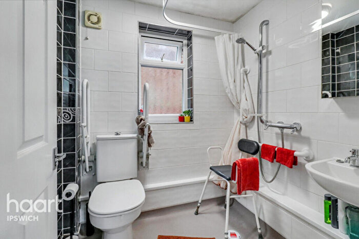 3 Bedroom End Of Terrace House For Sale In Coltsfoot Road, Ipswich, IP2