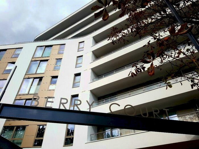 2 Bedroom Flat To Rent In St. Peters Road, Bournemouth, Dorset, BH1