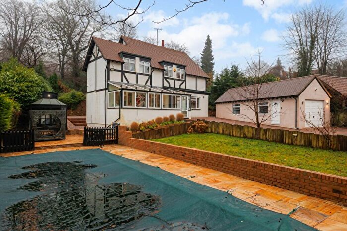 5 Bedroom Detached House To Rent In Weald Way Caterham, CR3
