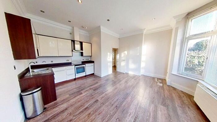 2 Bedroom Apartment To Rent In Knighton Drive, Leicester, LE2