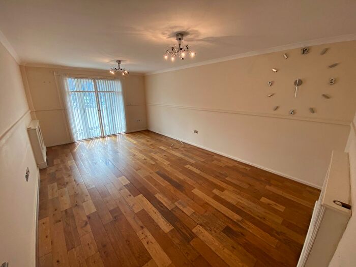 2 Bedroom Flat To Rent In Academia Way, London, N17
