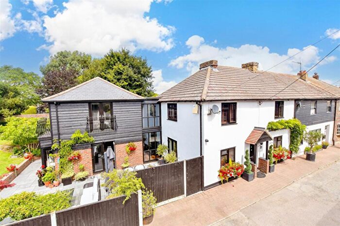 4 Bedroom End Of Terrace House For Sale In Spendiff, Cooling, Kent, ME3