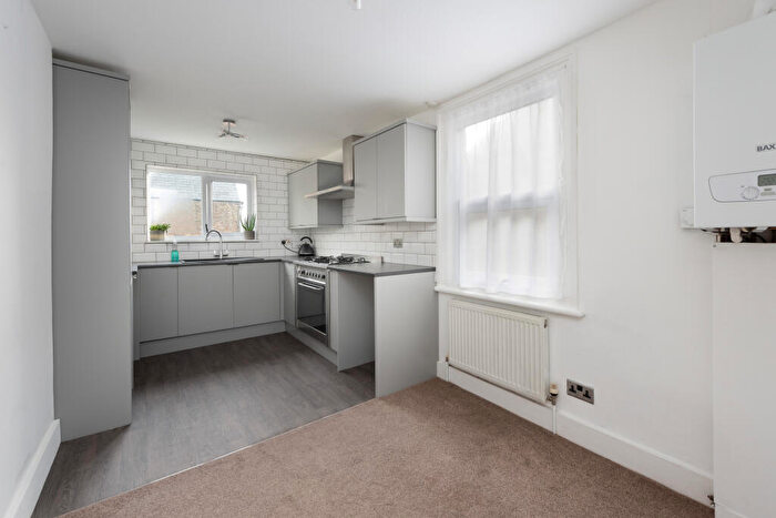 1 Bedroom Flat For Sale In Brunswick Square, Herne Bay, Kent, CT6