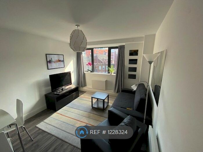 2 Bedroom Flat To Rent In Queens House, Sheffield, S1