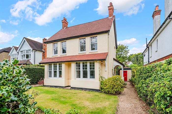 6 Bedroom Detached House For Sale In Chapel Road, Tadworth, Surrey, KT20