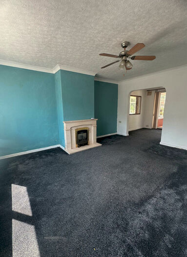 3 Bedroom Semi-Detached House To Rent In Leamington Avenue, BB10