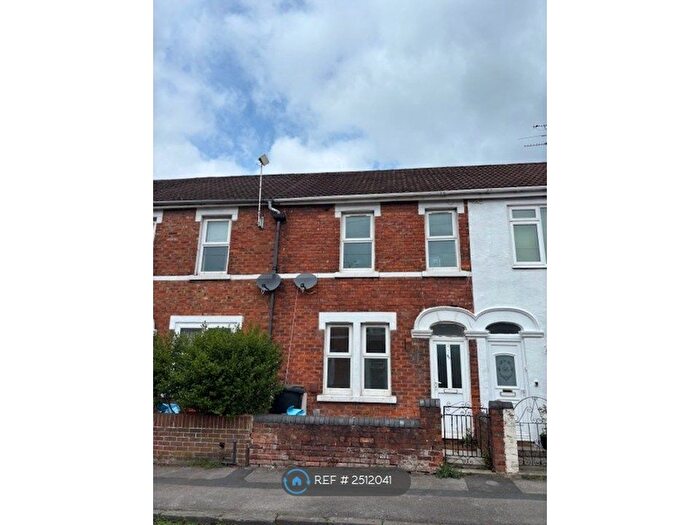 3 Bedroom Terraced House To Rent In Dean Street, Swindon, SN1