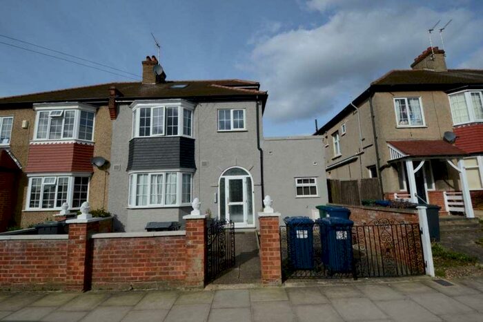 Studio To Rent In Oakleigh Crescent, Whetstone, London, N20