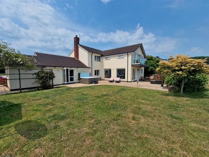 4 Bedroom Detached House For Sale In Westleigh, Tiverton, EX16