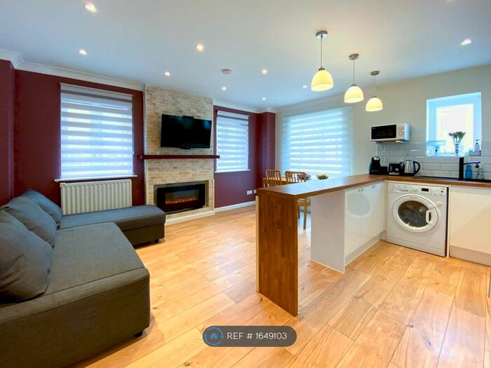2 Bedroom Flat To Rent In London, London, E16