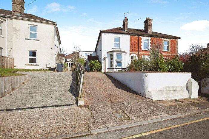 4 Bedroom Semi Detached House For Sale In Hartington Road, Salisbury, SP2