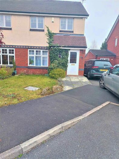 3 Bedroom Semi-Detached House To Rent In Vesta Road, L19