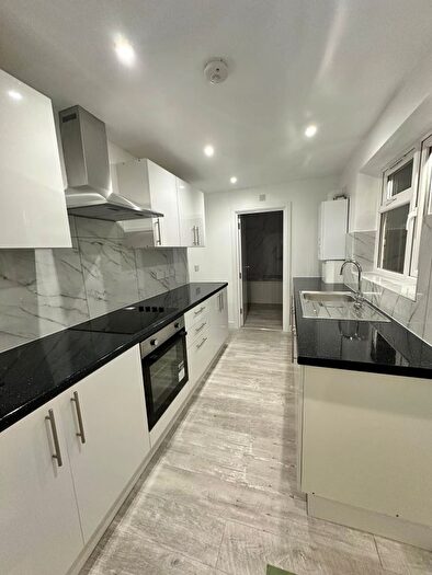 2 Bedroom Terraced House To Rent In Ilford Lane, Ilford, IG1