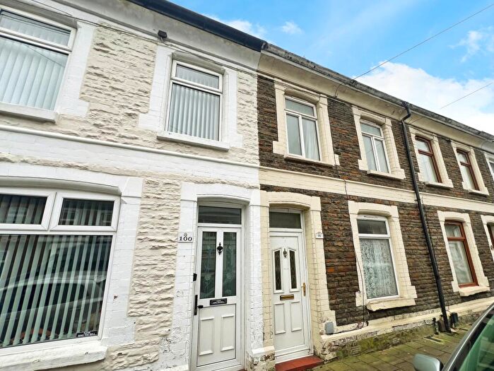 4 Bedroom House To Rent In Treharris Street, Cardiff, CF24