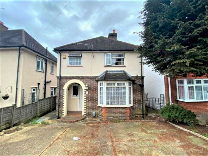 4 Bedroom Property To Rent In Weston Road, Guildford, GU2