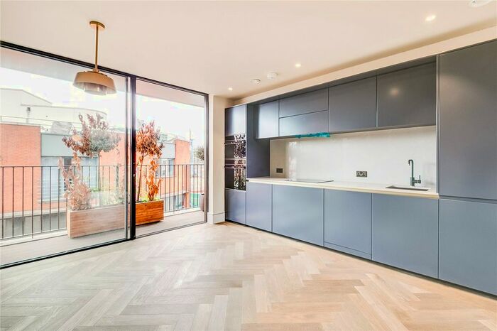 2 Bedroom Flat To Rent In Bronze Foundry House, Edith Row, SW6