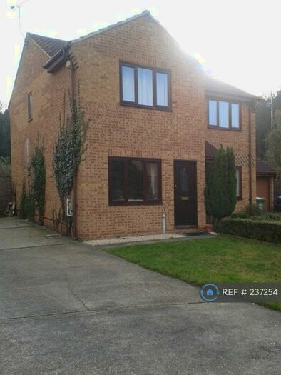 2 Bedroom Semi-Detached House To Rent In Evans Close, Greenhithe, DA9