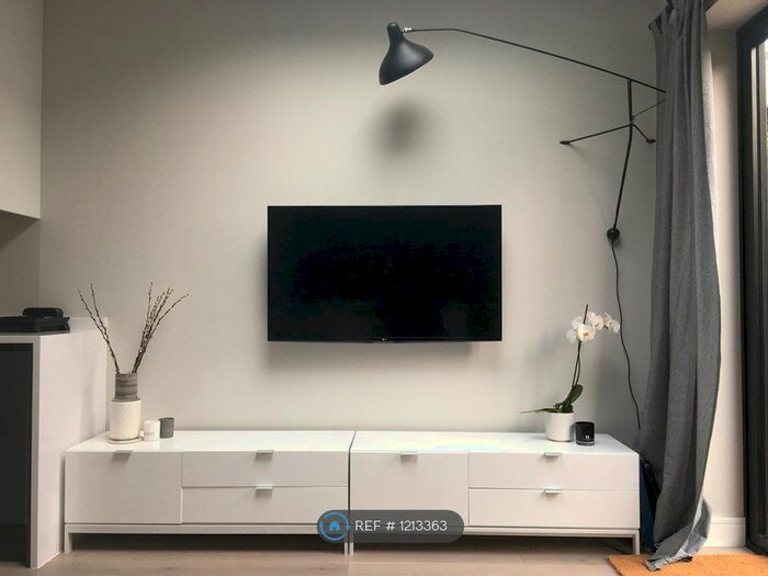 2 Bedroom Maisonette To Rent In Buckingham Road, London, N22