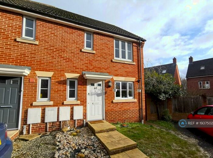 2 Bedroom Semi-Detached House To Rent In Gloucester Avenue, Wokingham/Reading, RG2