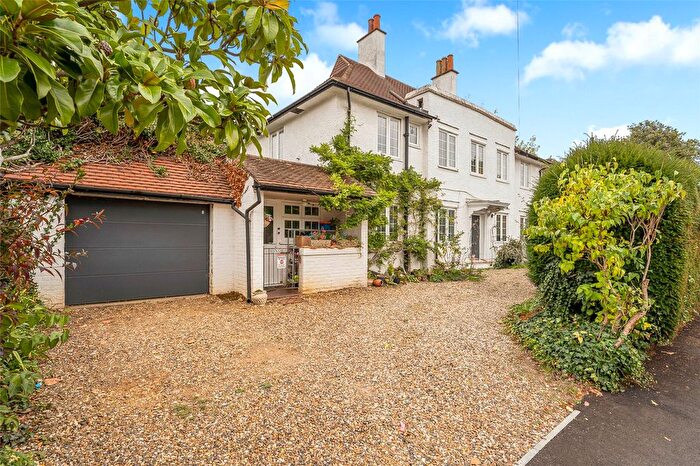 5 Bedroom Detached House For Sale In Shepherds Road, Watford, Hertfordshire, WD18