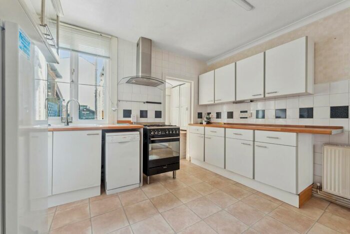 3 Bedroom Terraced House To Rent In Brandon Road, Sutton, SM1