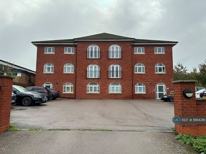 2 Bedroom Flat To Rent In Booth Rise, Northampton, NN3