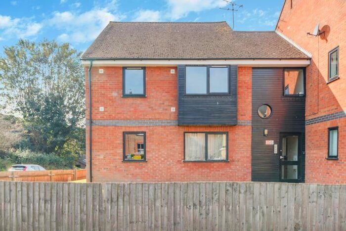 2 Bedroom Flat To Rent In Church Lane, Mill End, Rickmansworth, WD3