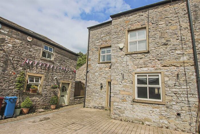 3 Bedroom Town House To Rent In Ribblesdale Court, Gisburn, BB7