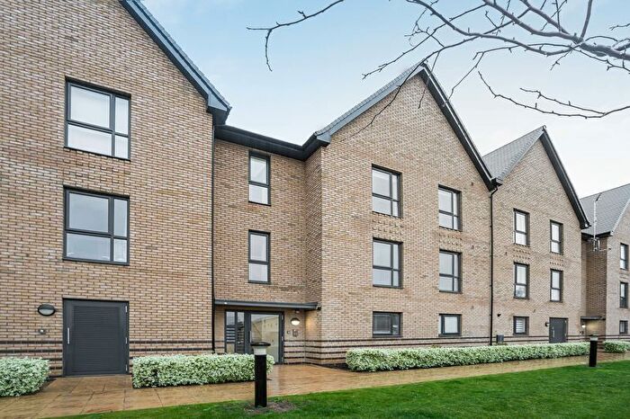 2 Bedroom Flat For Sale In George Avenue, Glebe Farm, Milton Keynes, MK17