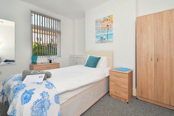 4 Bedroom Town House To Rent In Minshull New Road, Crewe, CW1