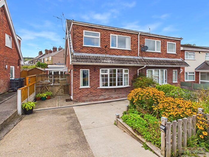 3 Bedroom Semi Detached House For Sale In Fferm Llidiart Werdd, Coedpoeth, LL11