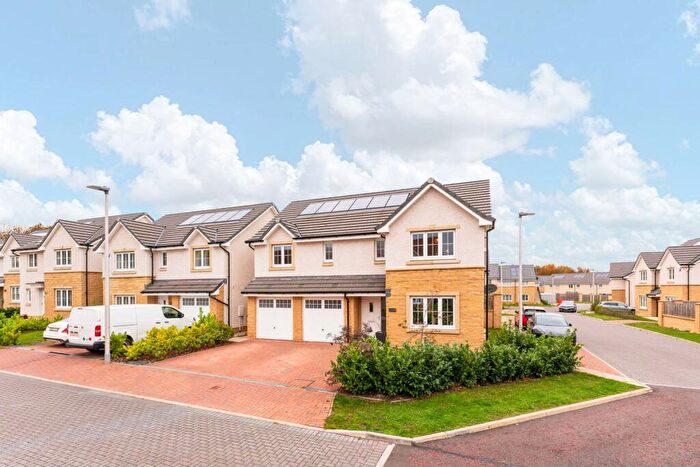 4 Bedroom Detached House For Sale In Fernwood Drive, Danderhall, Edinburgh, EH22