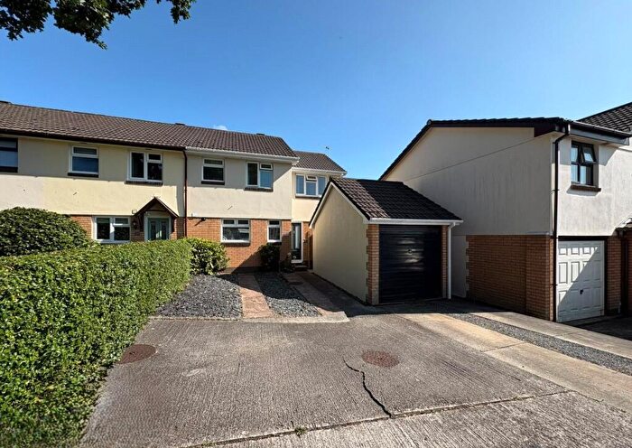 4 Bedroom End Of Terrace House For Sale In Rosemoor Road, Torrington, Devon, EX38