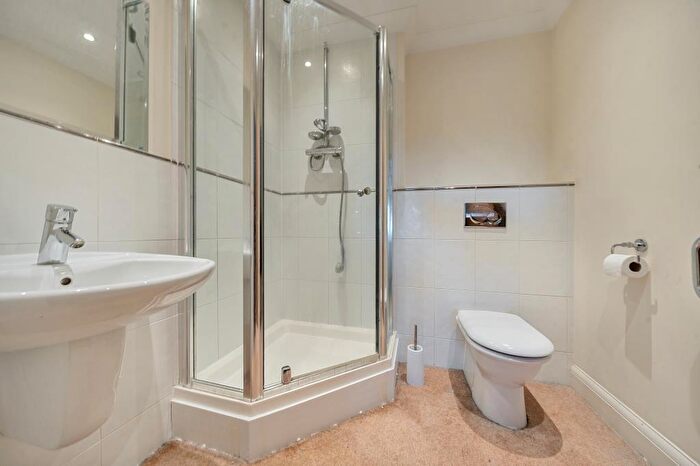 2 Bedroom Flat For Sale In East Oxford, Oxfordshire, OX4