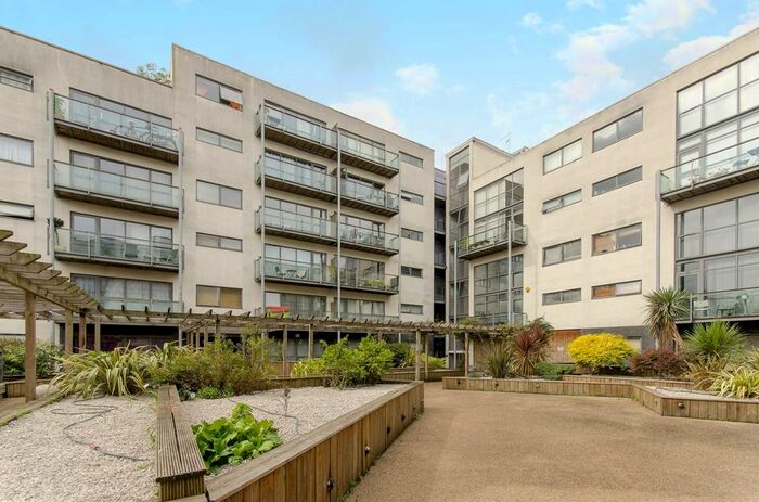 2 Bedroom Flat To Rent In Crown Place Apartments, Rotherhithe, London, SE16