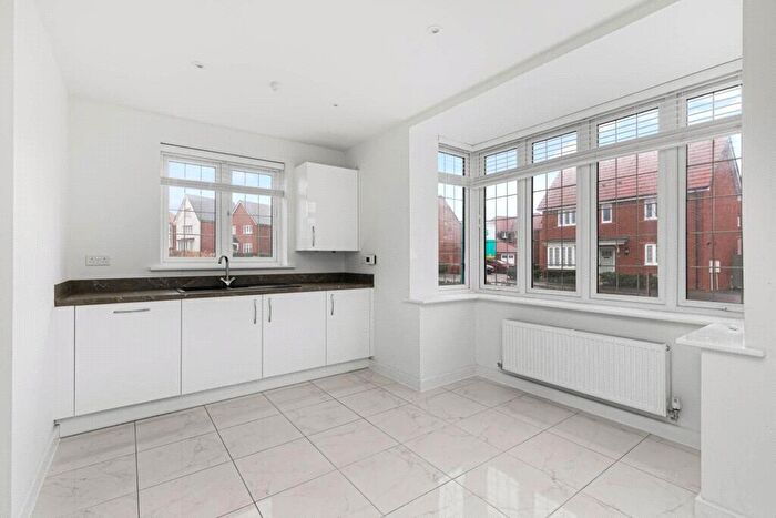 4 Bedroom Detached House To Rent In St. Georges Park, Binfield, Bracknell, RG42