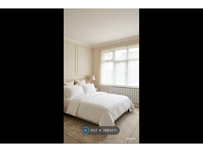 Studio To Rent In Churston Gardens, London, N11