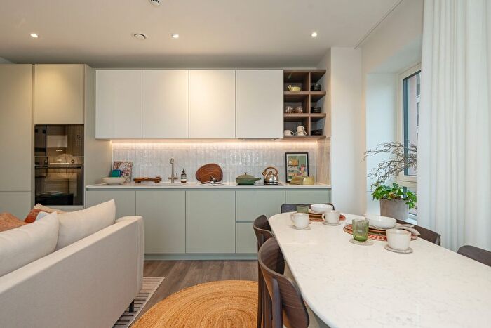 3 Bedroom Flat To Rent In The Maple, Aviator Drive, London, NW2