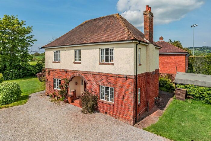 4 Bedroom Detached House For Sale In Bishops Lydeard, Taunton, TA4