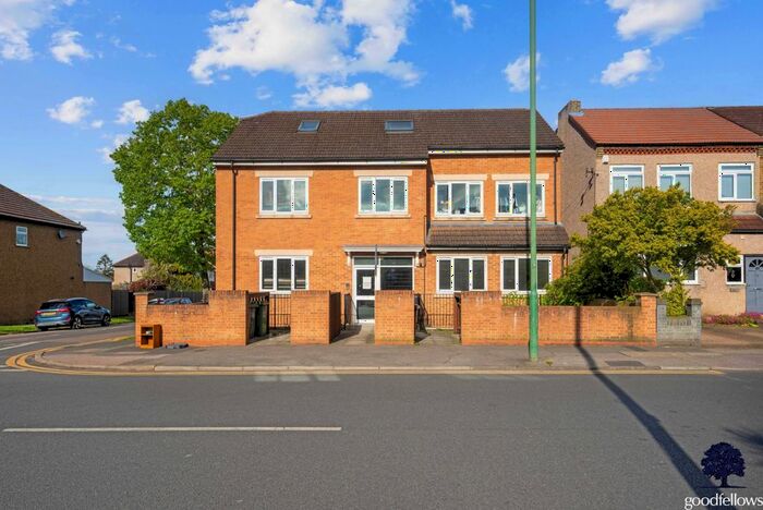 2 Bedroom Flat To Rent In Sutton Common Road, Sutton, Surrey, SM3