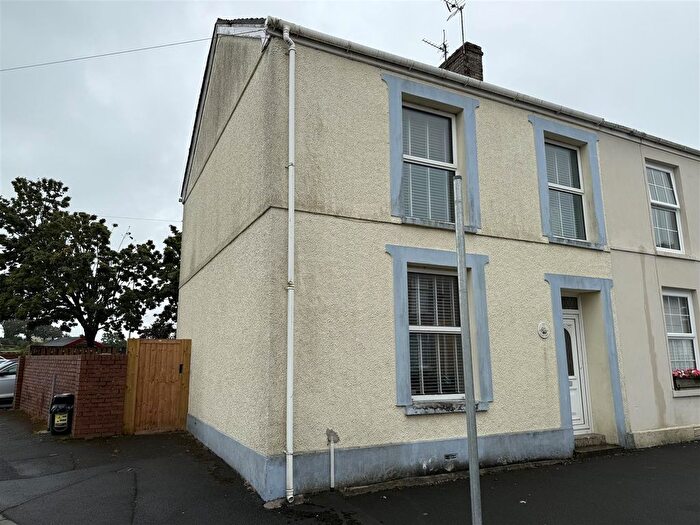 3 Bedroom Semi-detached House For Sale In Station Road, Kidwelly, SA17