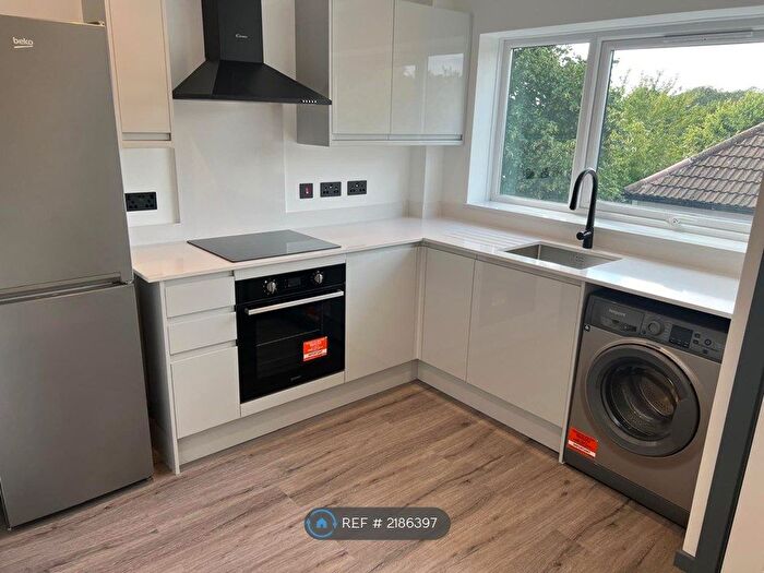 1 Bedroom Flat To Rent In Calmsden Court, Beckenham, BR3