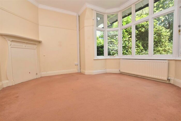 3 Bedroom Flat To Rent In Redlands Road, Reading, RG1