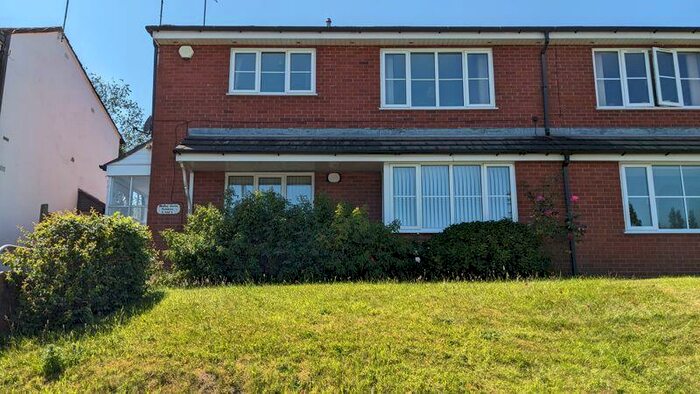 2 Bedroom Maisonette To Rent In Fredas Grove, Harborne, Birmingham, B17