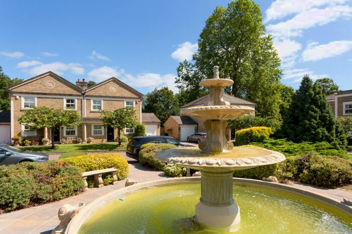 3 Bedroom Semi-Detached House To Rent In Cliveden Road, Taplow, SL6